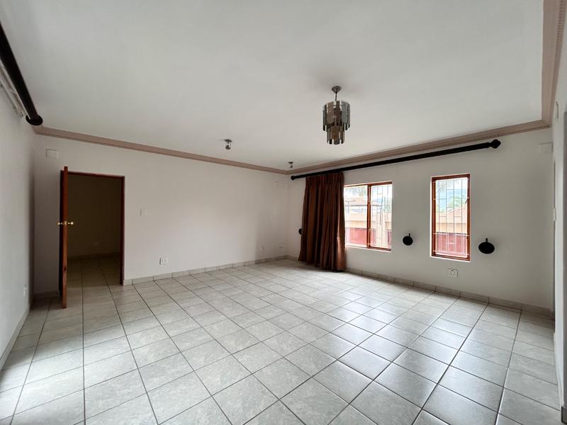 5 Bedroom Property for Sale in Birdwood Estate North West